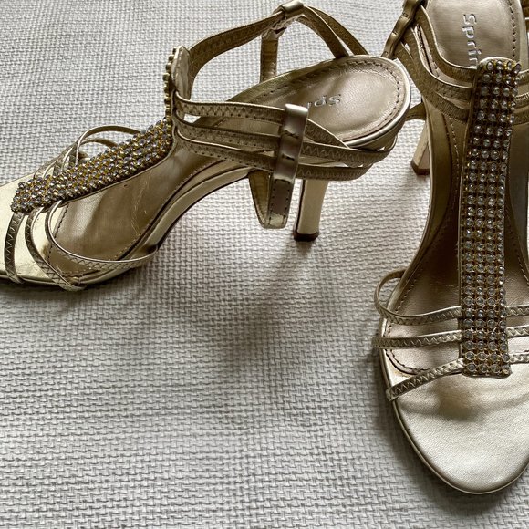 Champagne Gold Shoes - Size 8 - Picture 2 of 4